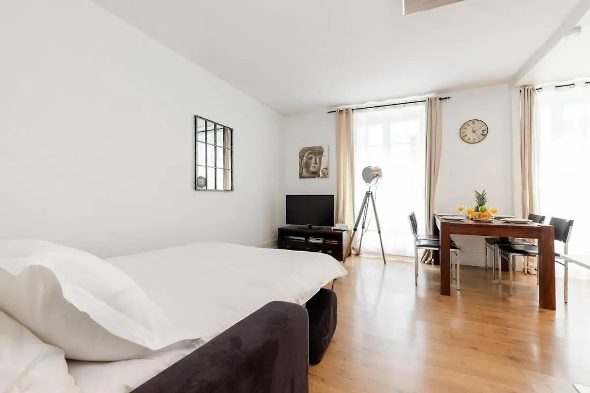 Avenue De Mars 2Br Apartment Paris 0*,  France