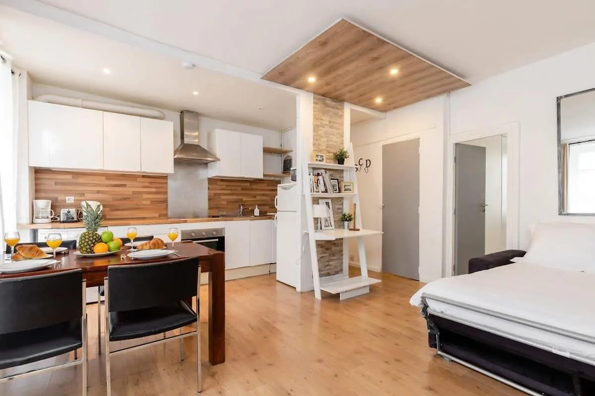 Avenue De Mars 2Br Apartment Paris France