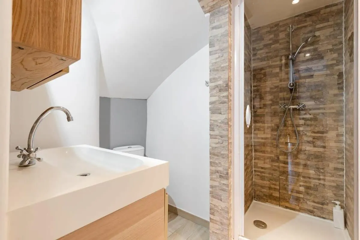 Avenue De Mars 2Br Apartment Paris