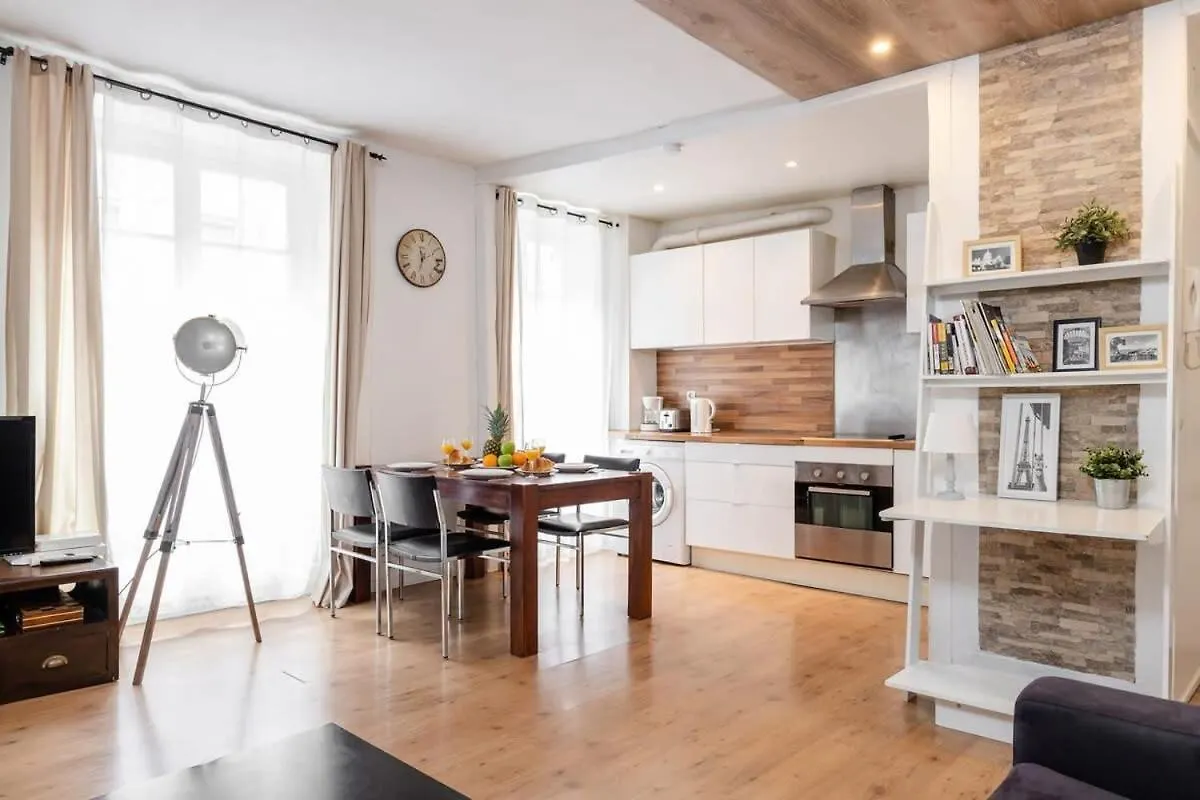 Avenue De Mars 2Br Apartment Paris