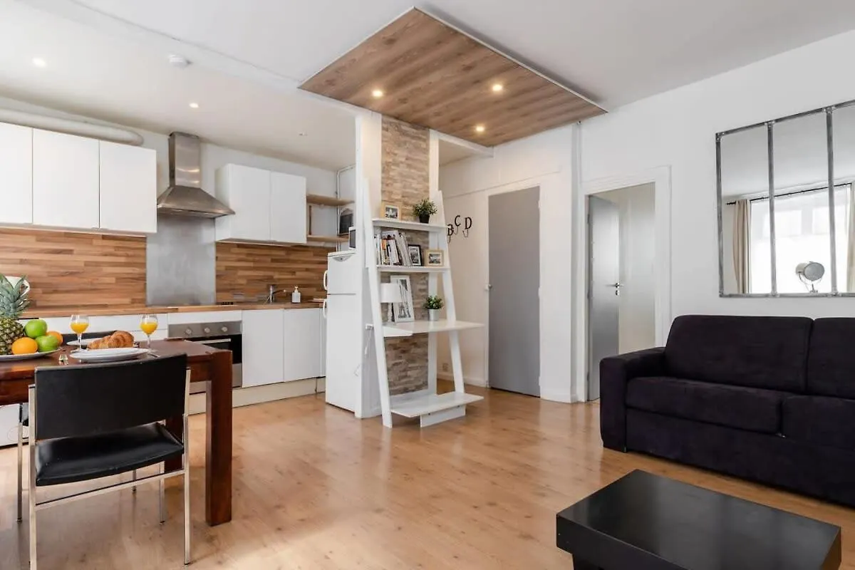 Avenue De Mars 2Br Apartment Paris