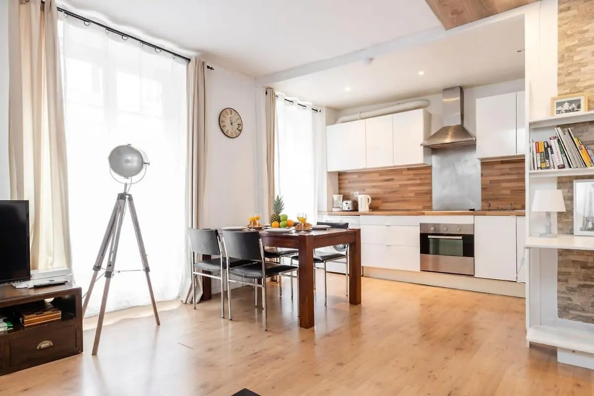Avenue De Mars 2Br Apartment Paris
