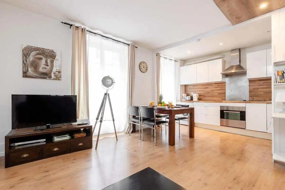 Avenue De Mars 2Br Apartment Paris